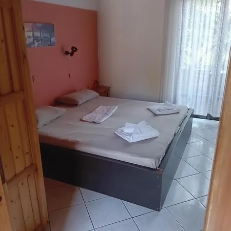 Giola And 1 * אסטריס